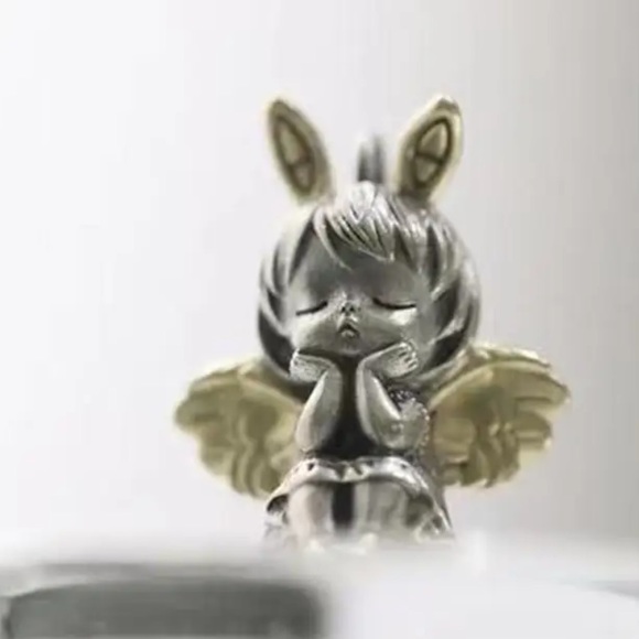 What a sweet little angel - Picture 2 of 5